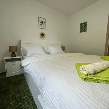 Green Central Apartment Veliko Tŭrnovo Exterior photo